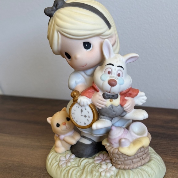 DISNEY Precious Moments ALICE WONDERLAND It’s Never To Late For Fun With Friends - Picture 4 of 11